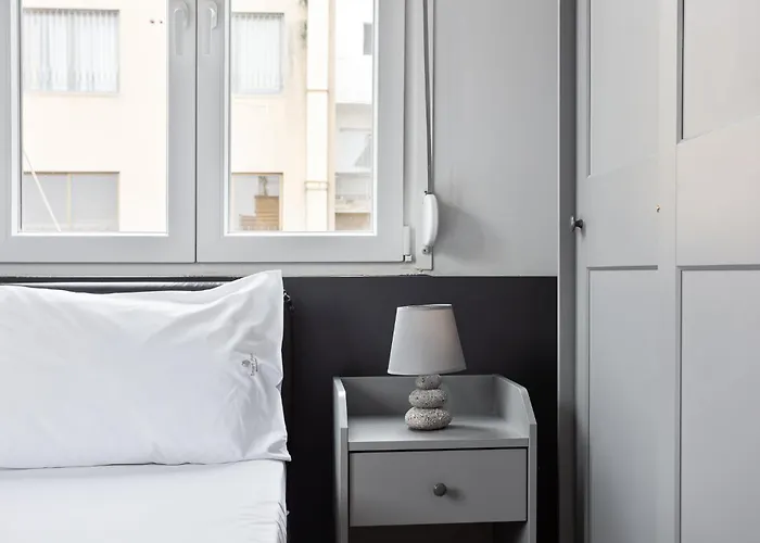 2 * Thessaloníki